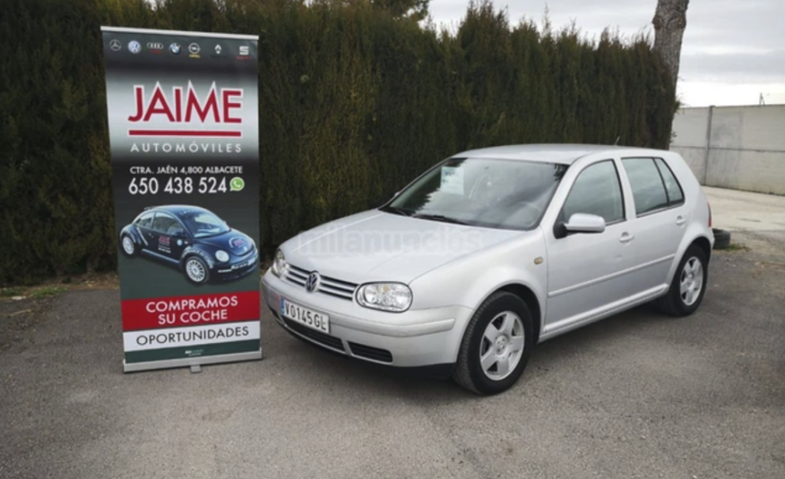 VOLKSWAGEN GOLF 1.6 HIGHLINE