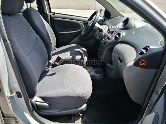 TOYOTA YARIS 1.4 D4D LINEA LUNA