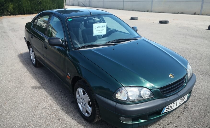 TOYOTA Avensis Linea Sol 2.0 16V