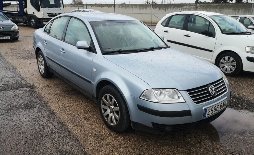 VOLKSWAGEN Passat 1.6 conforline