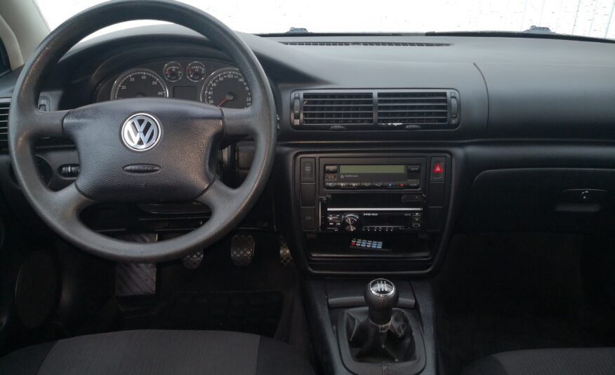 VOLKSWAGEN Passat 1.6 conforline