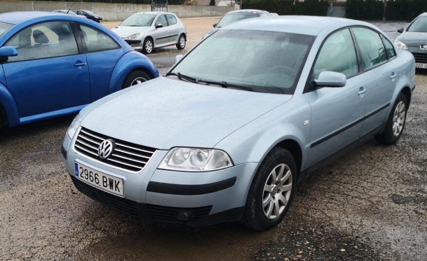 VOLKSWAGEN Passat 1.6 conforline