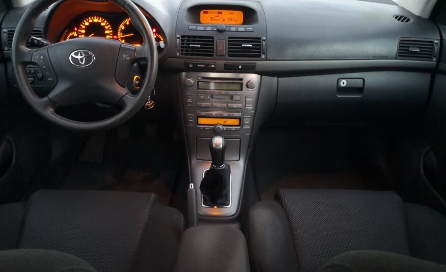 TOYOTA Avensis 1.8