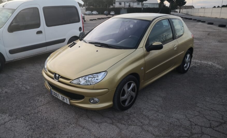 PEUGEOT 206 2.0 Hdi