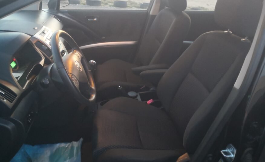 TOYOTA Corolla Verso 2.2D4D