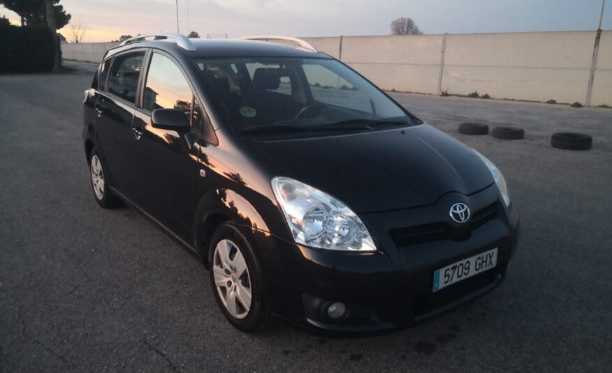 TOYOTA Corolla Verso 2.2D4D