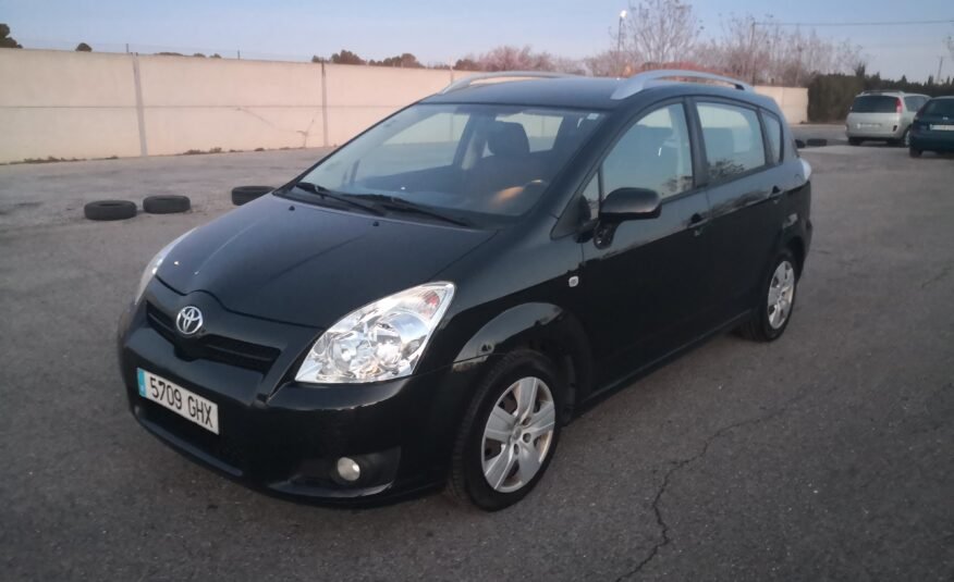 TOYOTA Corolla Verso 2.2D4D