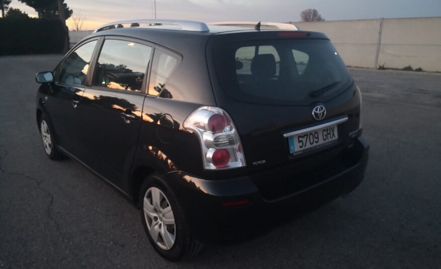 TOYOTA Corolla Verso 2.2D4D