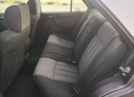 MERCEDES-BENZ 300D 2.5D