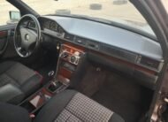 MERCEDES-BENZ 300D 2.5D