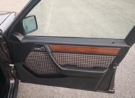 MERCEDES-BENZ 300D 2.5D