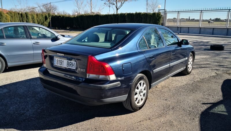 VOLVO S60 2.4