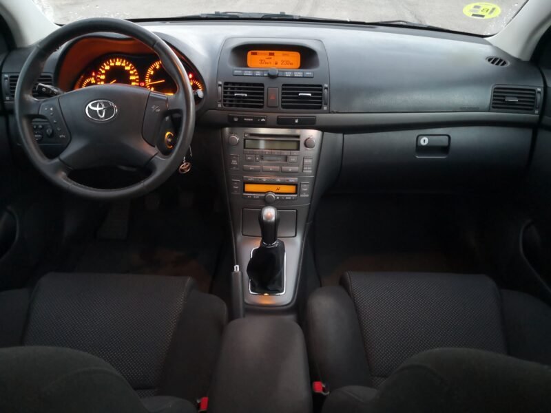 TOYOTA Avensis 1.8