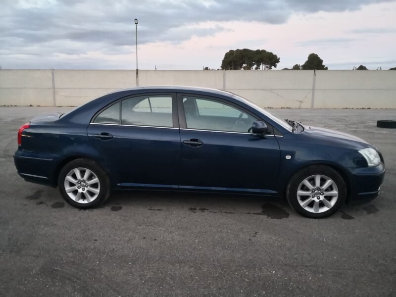 TOYOTA Avensis 1.8