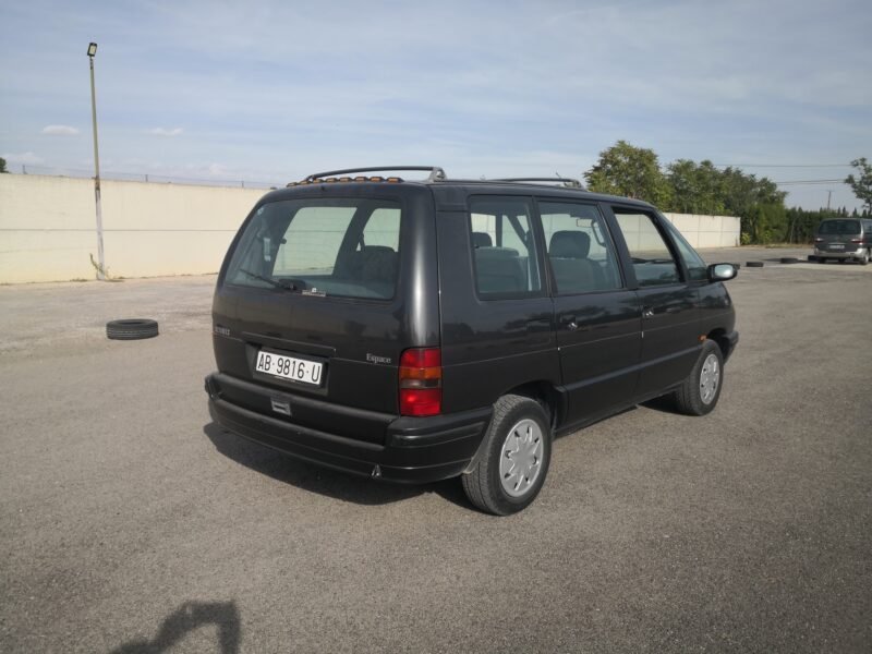 RENAULT Espace 2.2RT