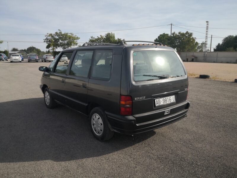 RENAULT Espace 2.2RT