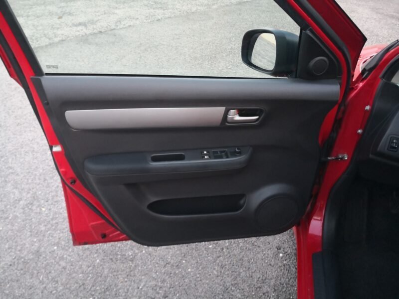 SUZUKI Swift 1.3 GLX