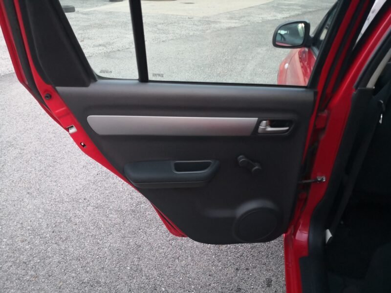 SUZUKI Swift 1.3 GLX