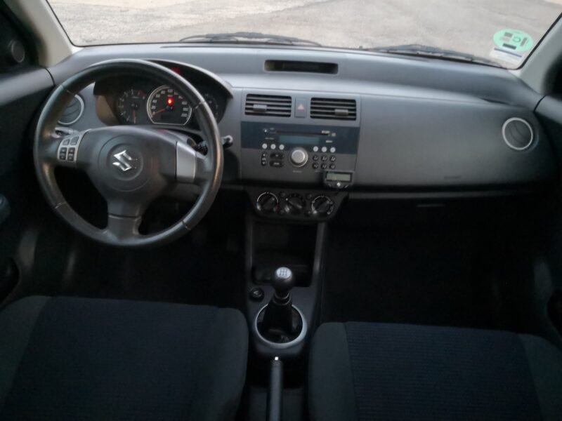 SUZUKI Swift 1.3 GLX