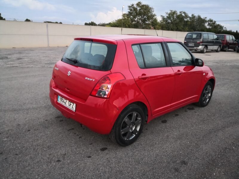 SUZUKI Swift 1.3 GLX