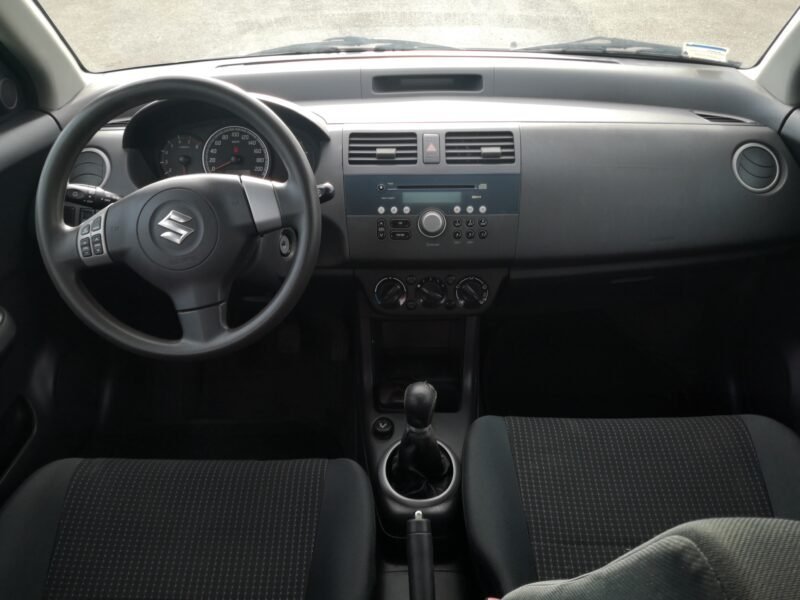 SUZUKI Swift 1.3GL
