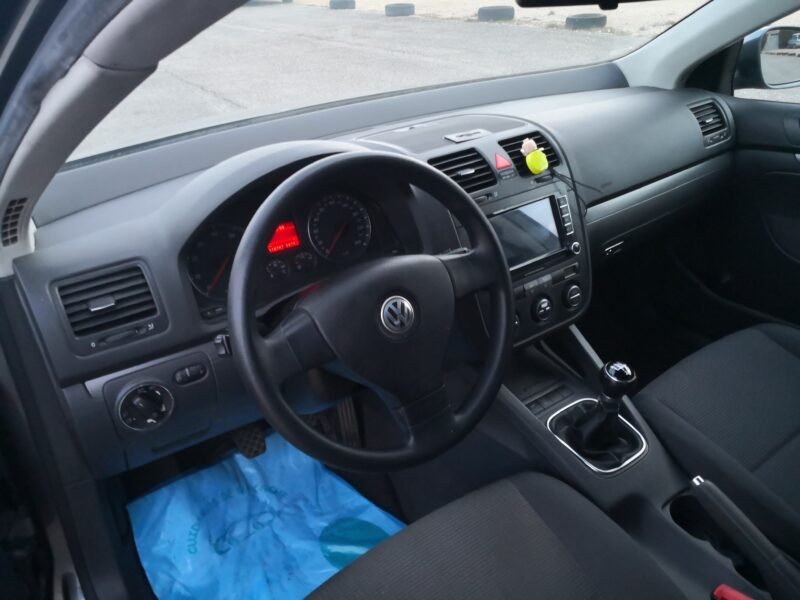 VOLKSWAGEN Jetta 1.6 Trendline