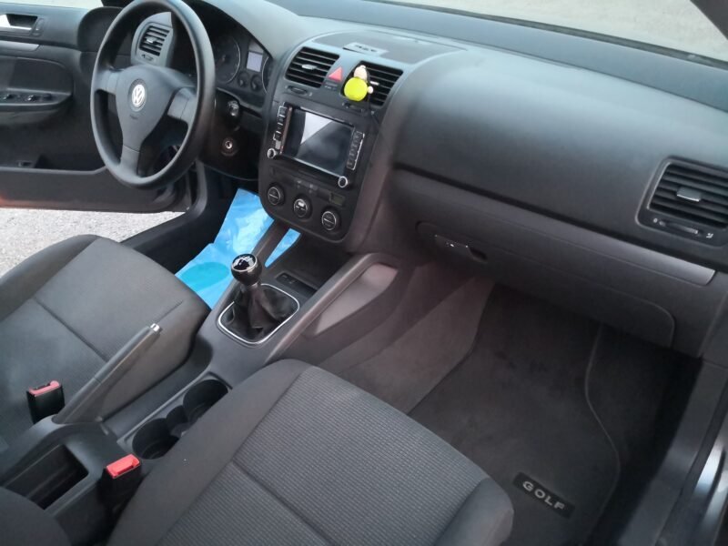 VOLKSWAGEN Jetta 1.6 Trendline