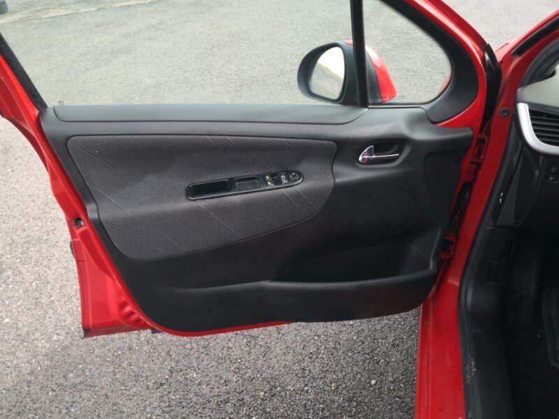 PEUGEOT 207 Sport 1.6Hdi