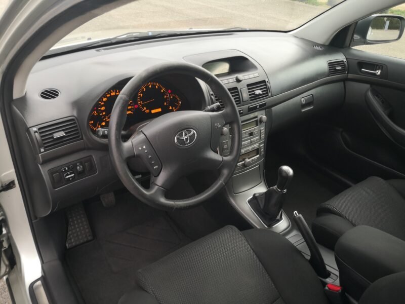 TOYOTA Avensis 1.8 VVTi 16v