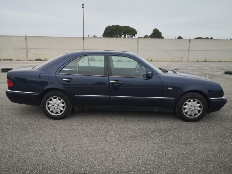 MERCEDES-BENZ Clase E 220 CDI ELEGANCE