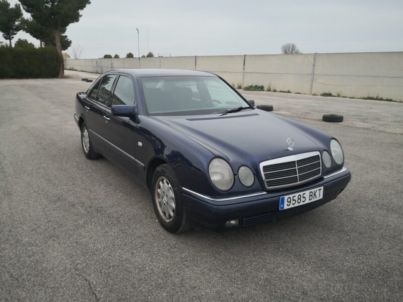MERCEDES-BENZ Clase E 220 CDI ELEGANCE