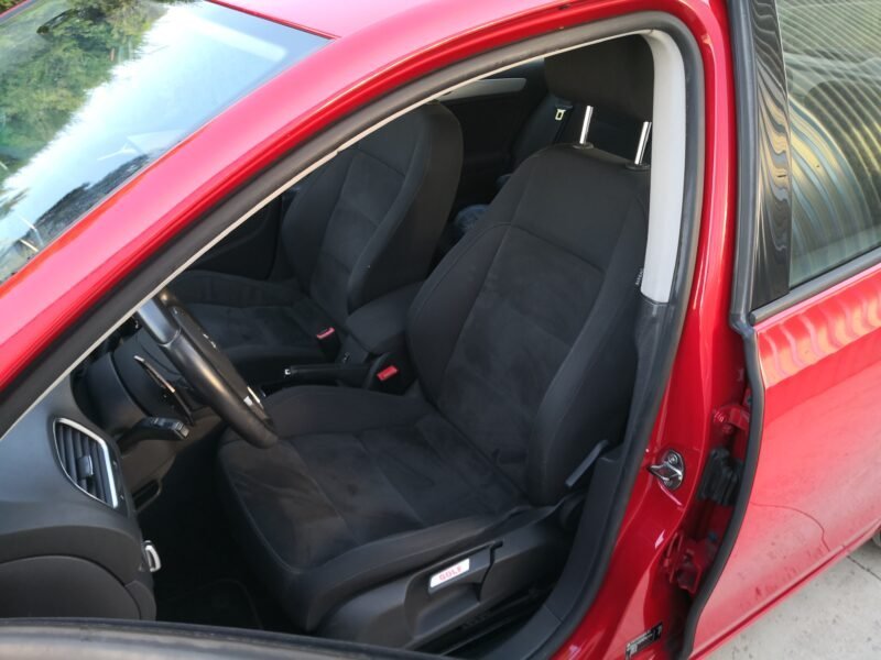 VOLKSWAGEN Golf 1.4TSI DSG7 SPORT