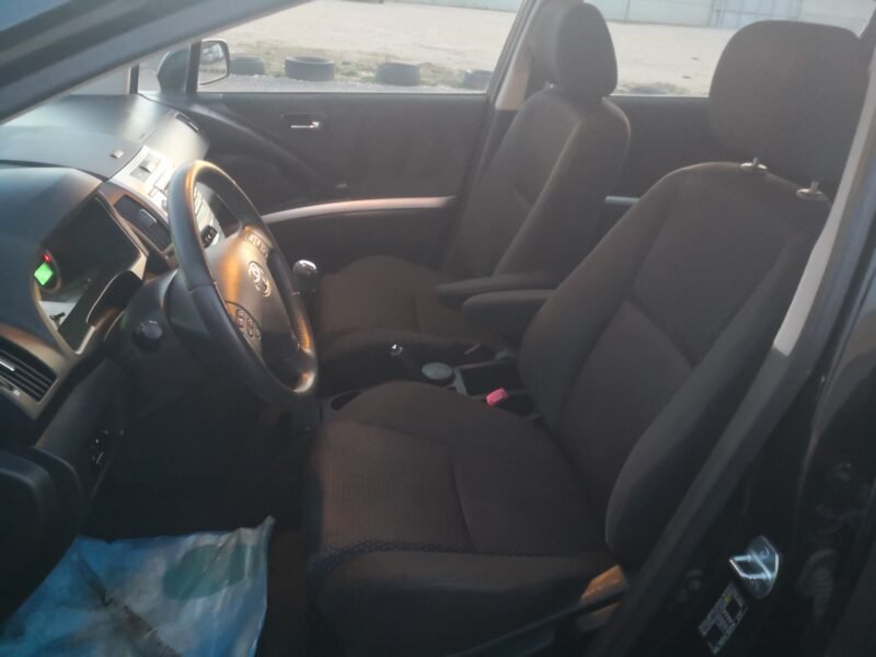 TOYOTA Corolla Verso 2.2D4D