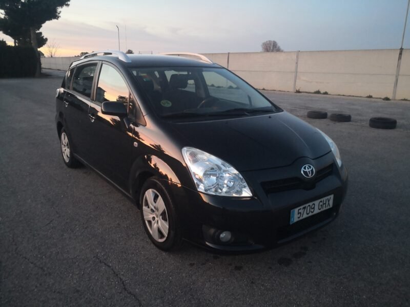 TOYOTA Corolla Verso 2.2D4D