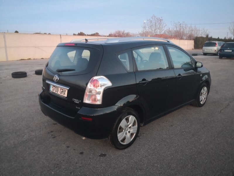 TOYOTA Corolla Verso 2.2D4D