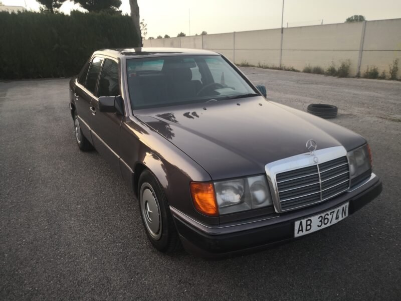 MERCEDES-BENZ 300D 2.5D