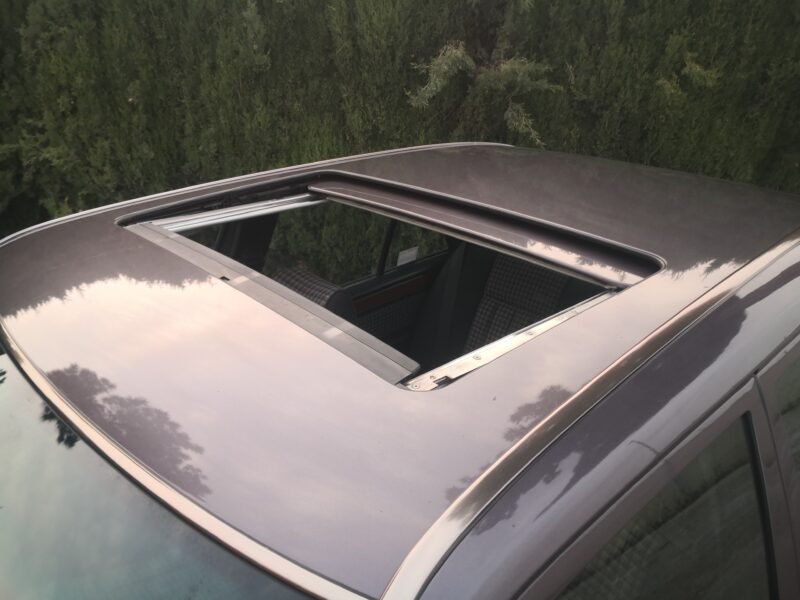 MERCEDES-BENZ 300D 2.5D