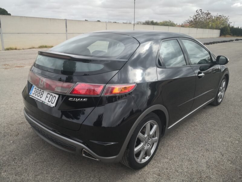 HONDA Civic 1.8 Sport