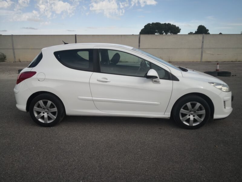 PEUGEOT 308 Sport 1.6Hdi