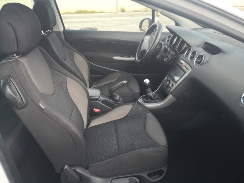PEUGEOT 308 Sport 1.6Hdi