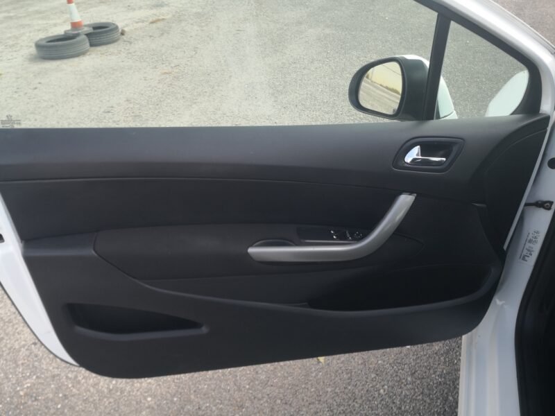 PEUGEOT 308 Sport 1.6Hdi