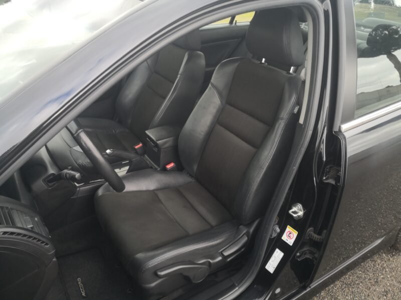 HONDA Accord 2.0i-VTEC Executive piel