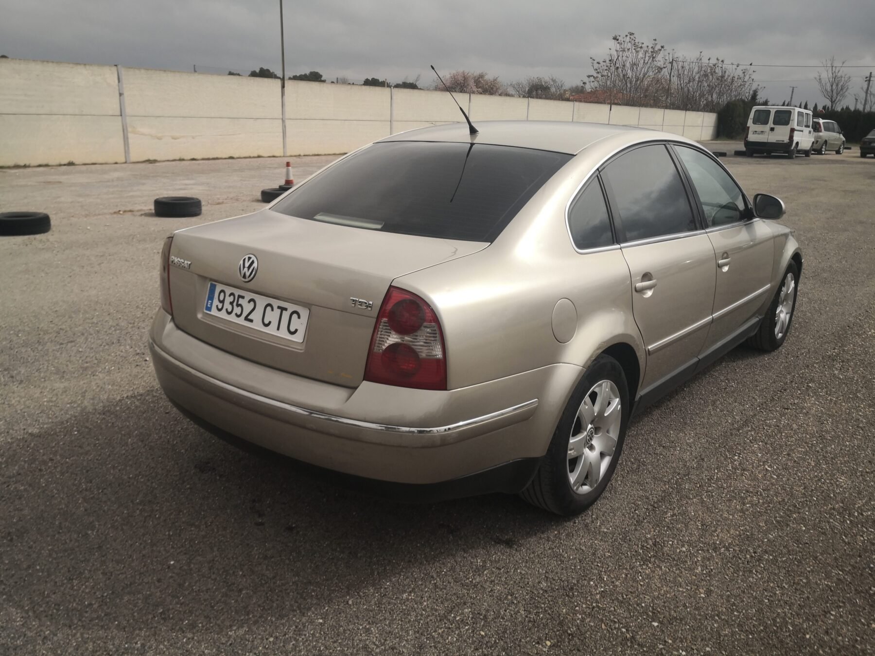 VOLKSWAGEN Passat 1.9tdi Highline
