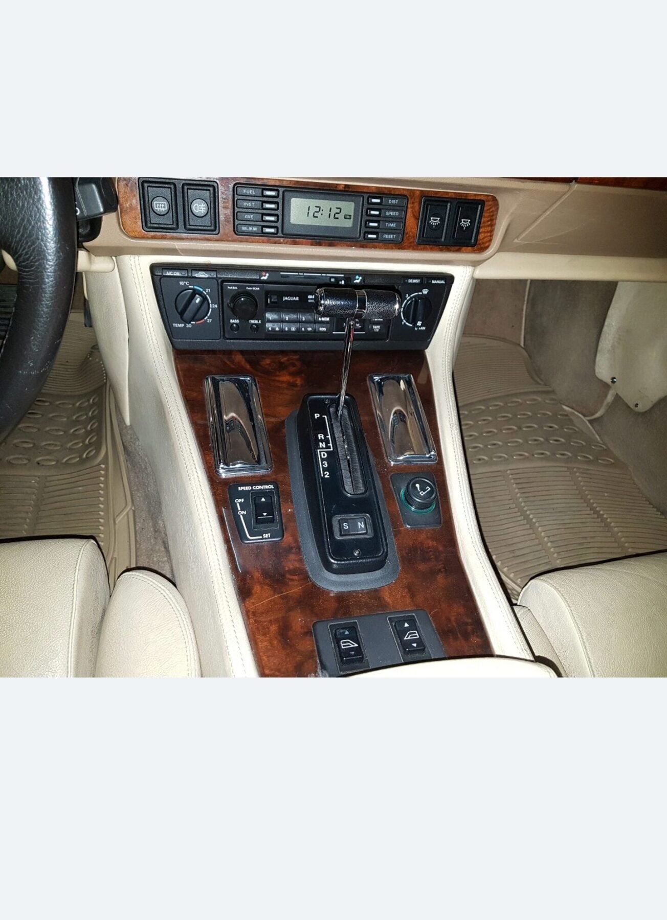 JAGUAR Xjs 6.0 V12