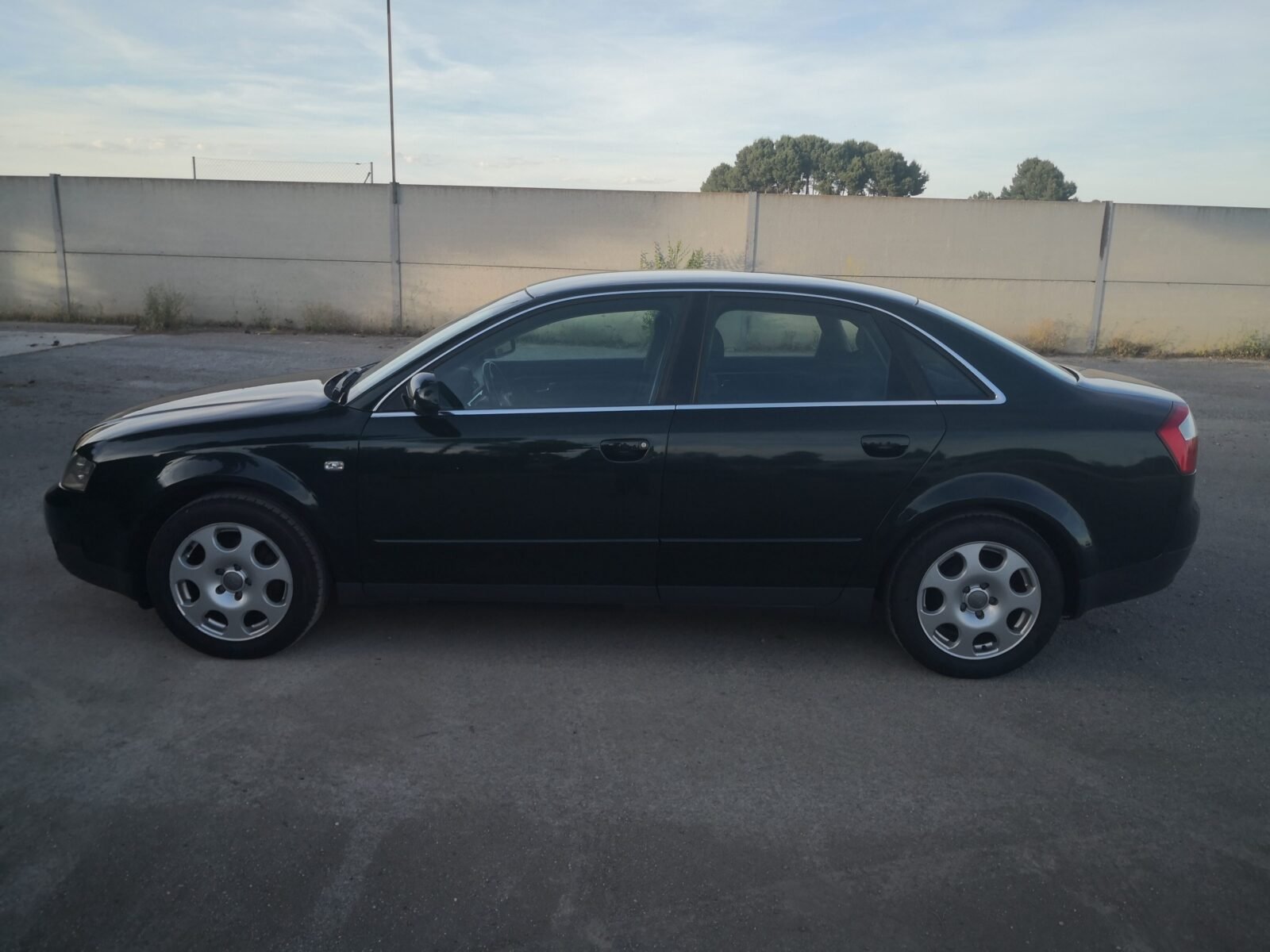 AUDI A4 2.0
