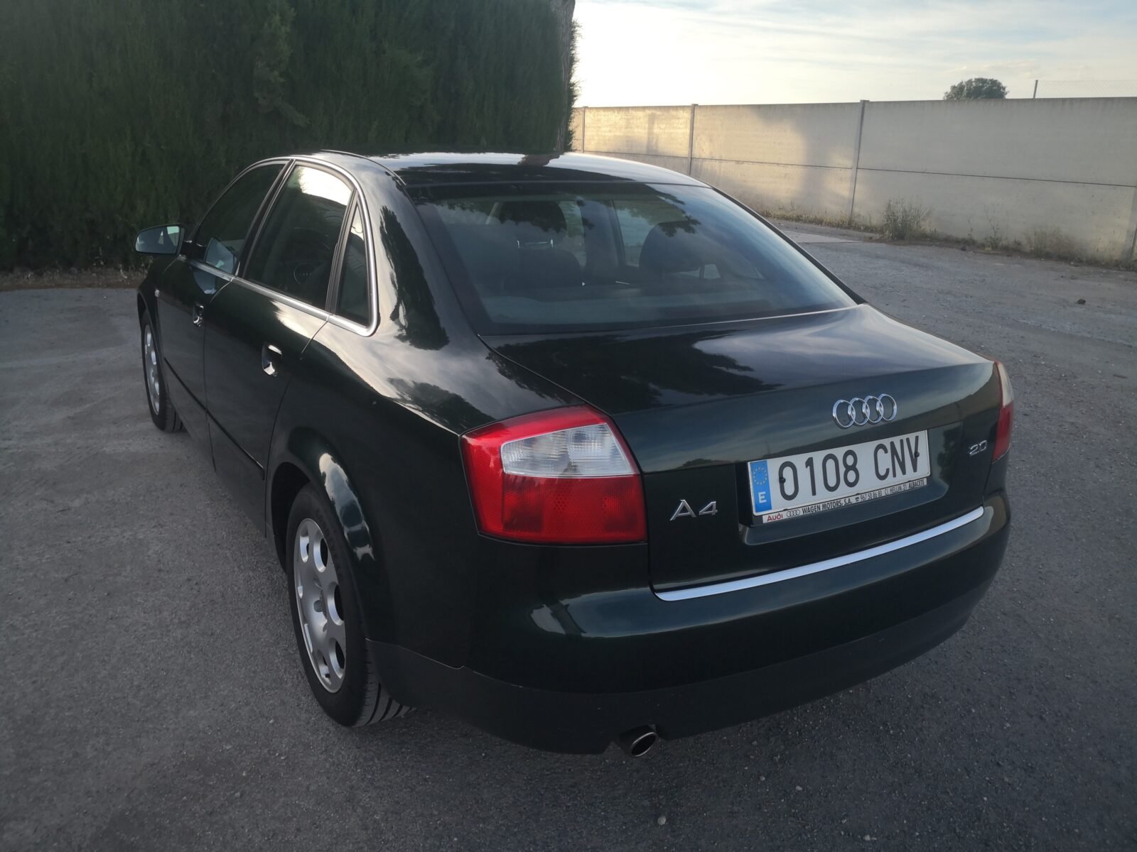 AUDI A4 2.0
