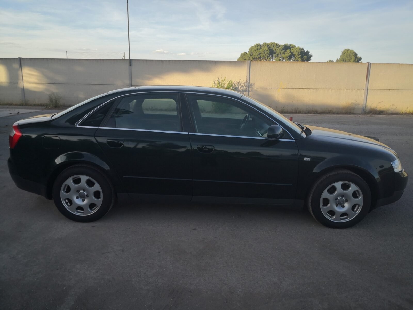 AUDI A4 2.0