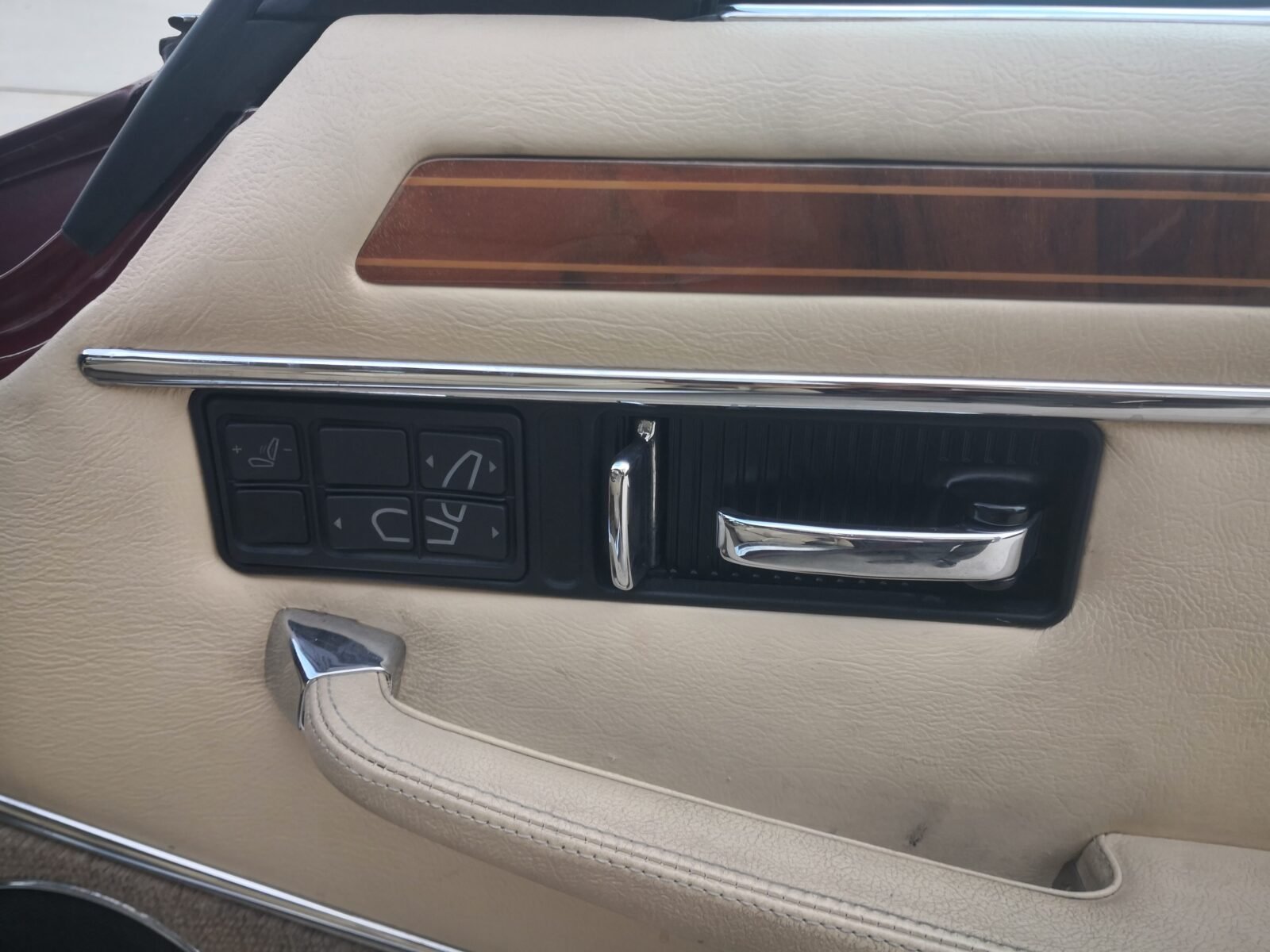 JAGUAR Xjs 6.0 V12
