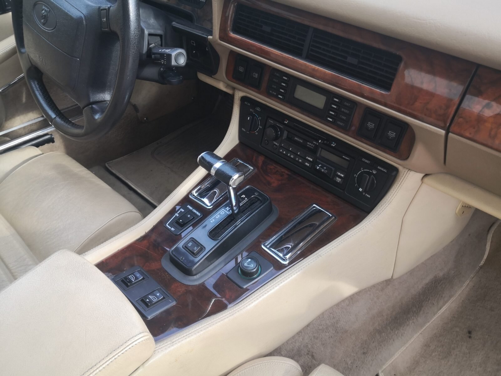 JAGUAR Xjs 6.0 V12